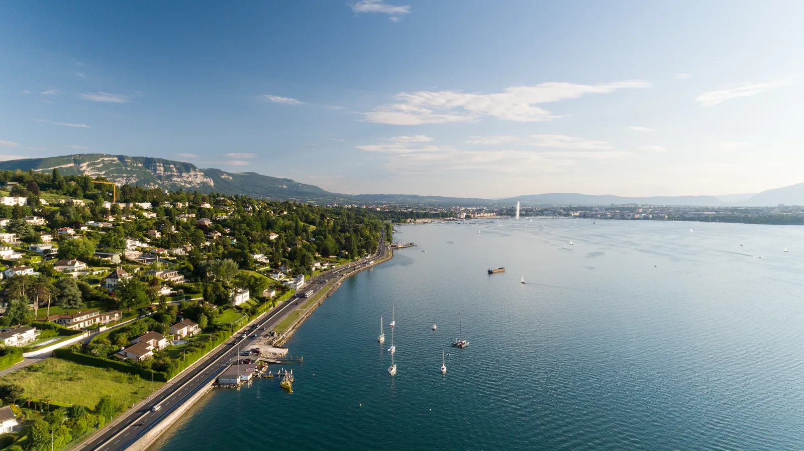 Cologny — Rive Gauche genevoise, vue sur le lac Léman et le Jet d'eau