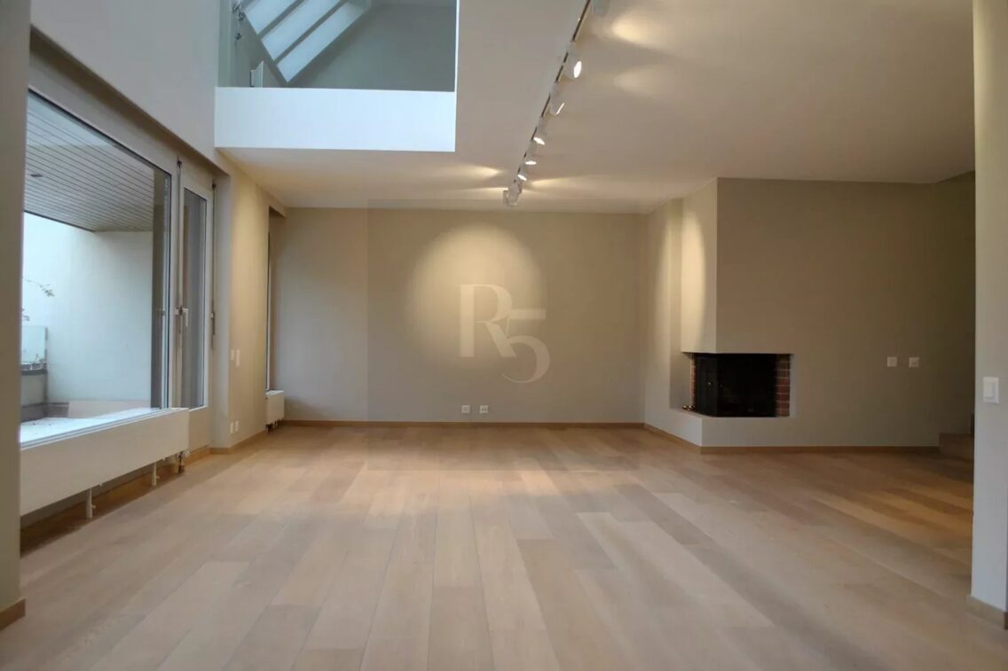 Stunning attic in Florissant — Conches