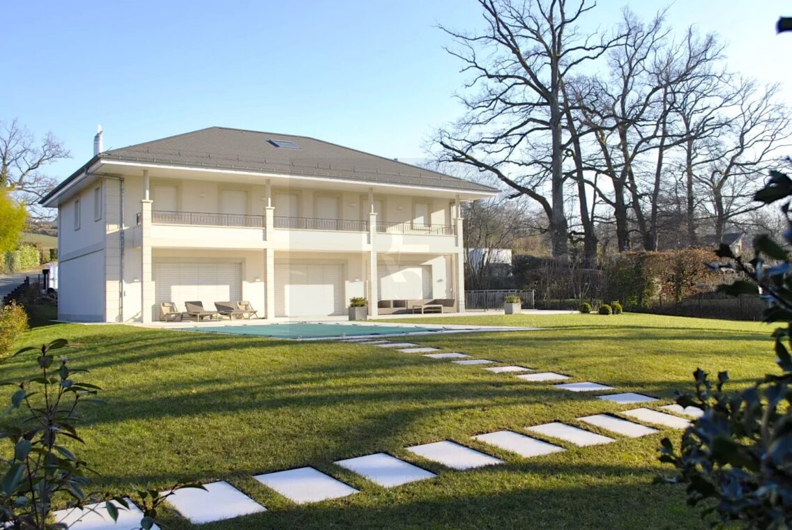 Luxury detached villa in Hermance — Hermance