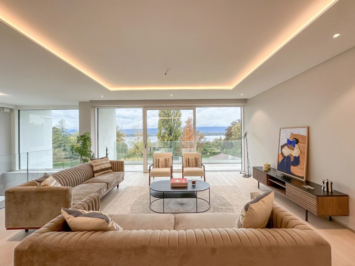 Magnificent brand new 6-room attic with lake view — Vésenaz