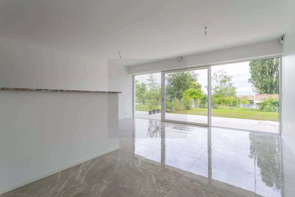 Modern 2-Bedroom Apartment with Garden in Vésenaz — vendu à Vésenaz