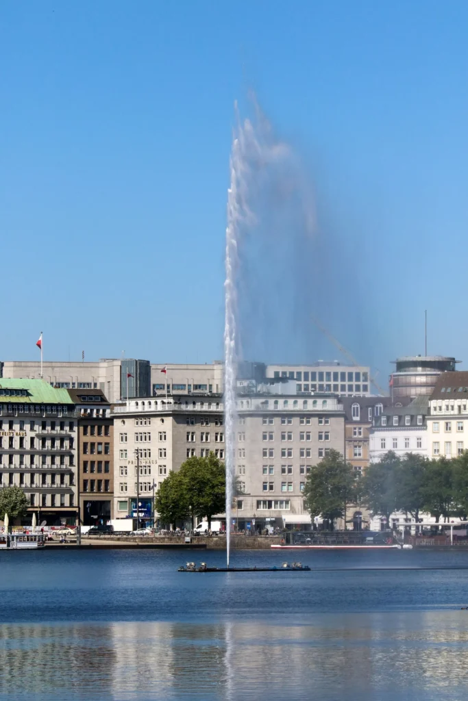 lac Léman, immeuble haussamien à Genève, histoire et immobilier du canton de Geneve