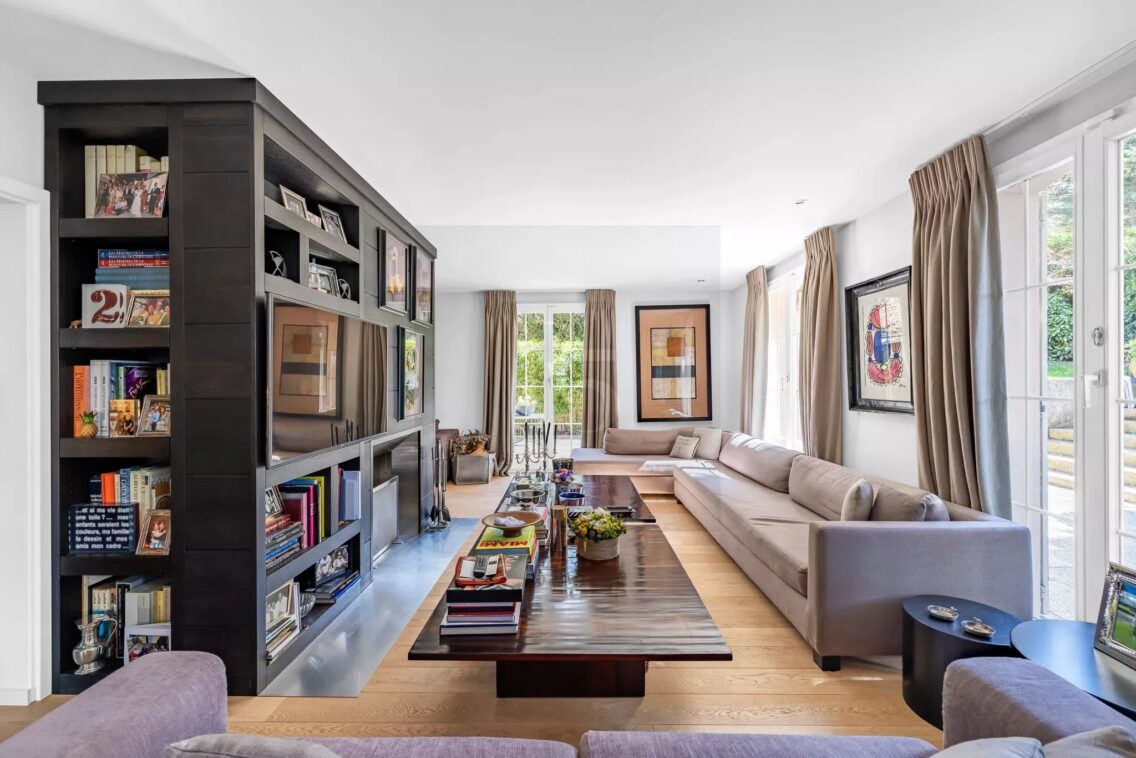 Elegant detached villa in Vandoeuvres — Vandoeuvres
