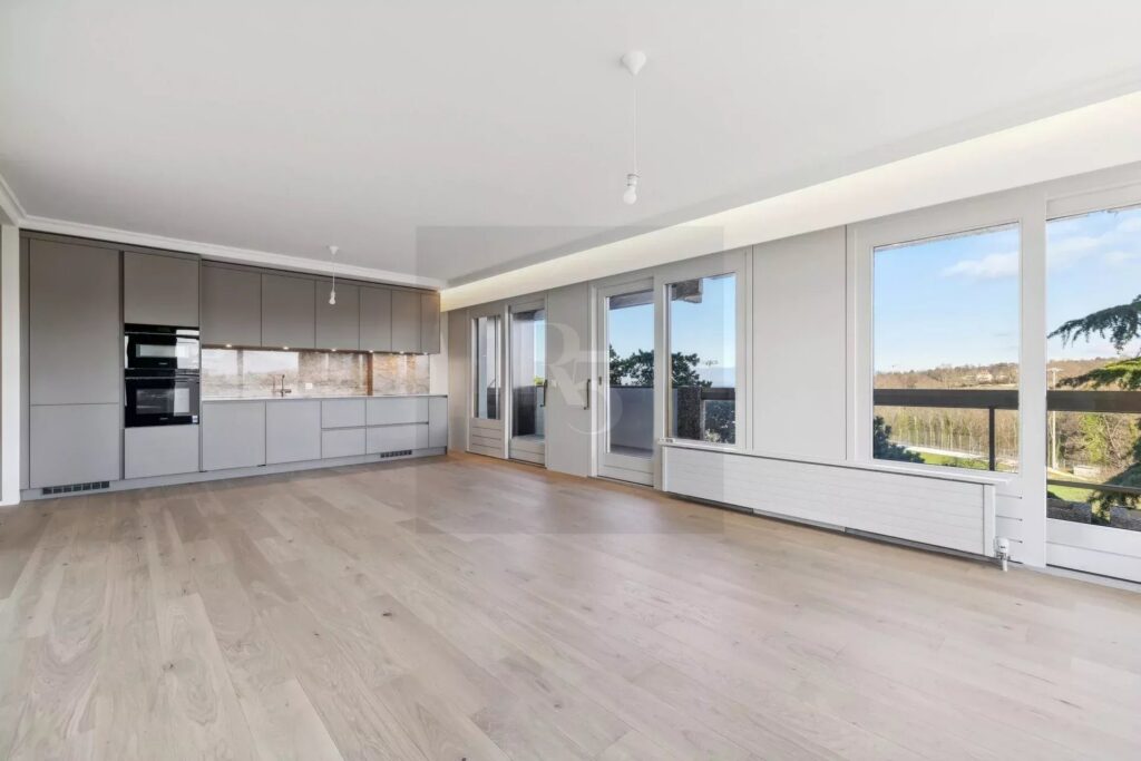 Modern 3-Bedroom Apartment with Panoramic Views in Cologny — vendu à Cologny