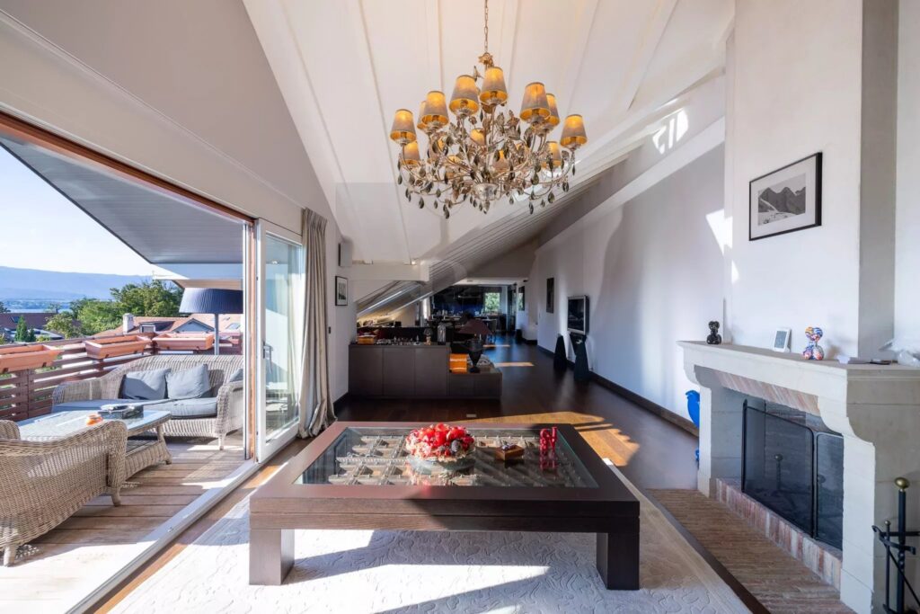 Magnificent attic with lake and Jura views