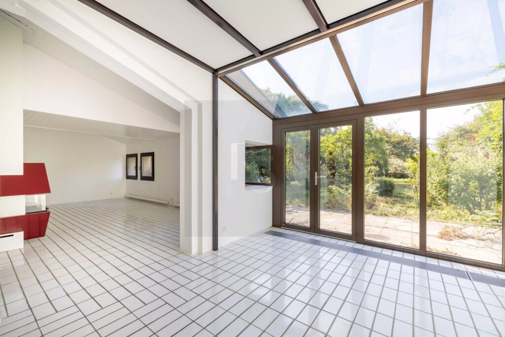 Semi-detached villa in the village of GY — vendu à Gy
