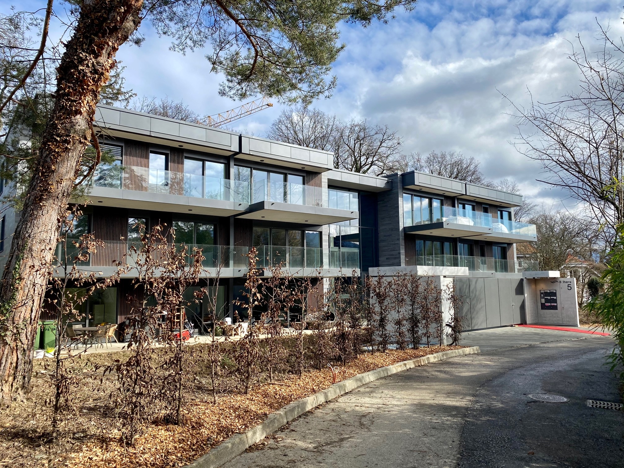 Attique de luxe vendu à Chêne-Bougeries par Rousseau 5, promotion de 6 appartements haut standing, 3 chambres, 2 salles de bains