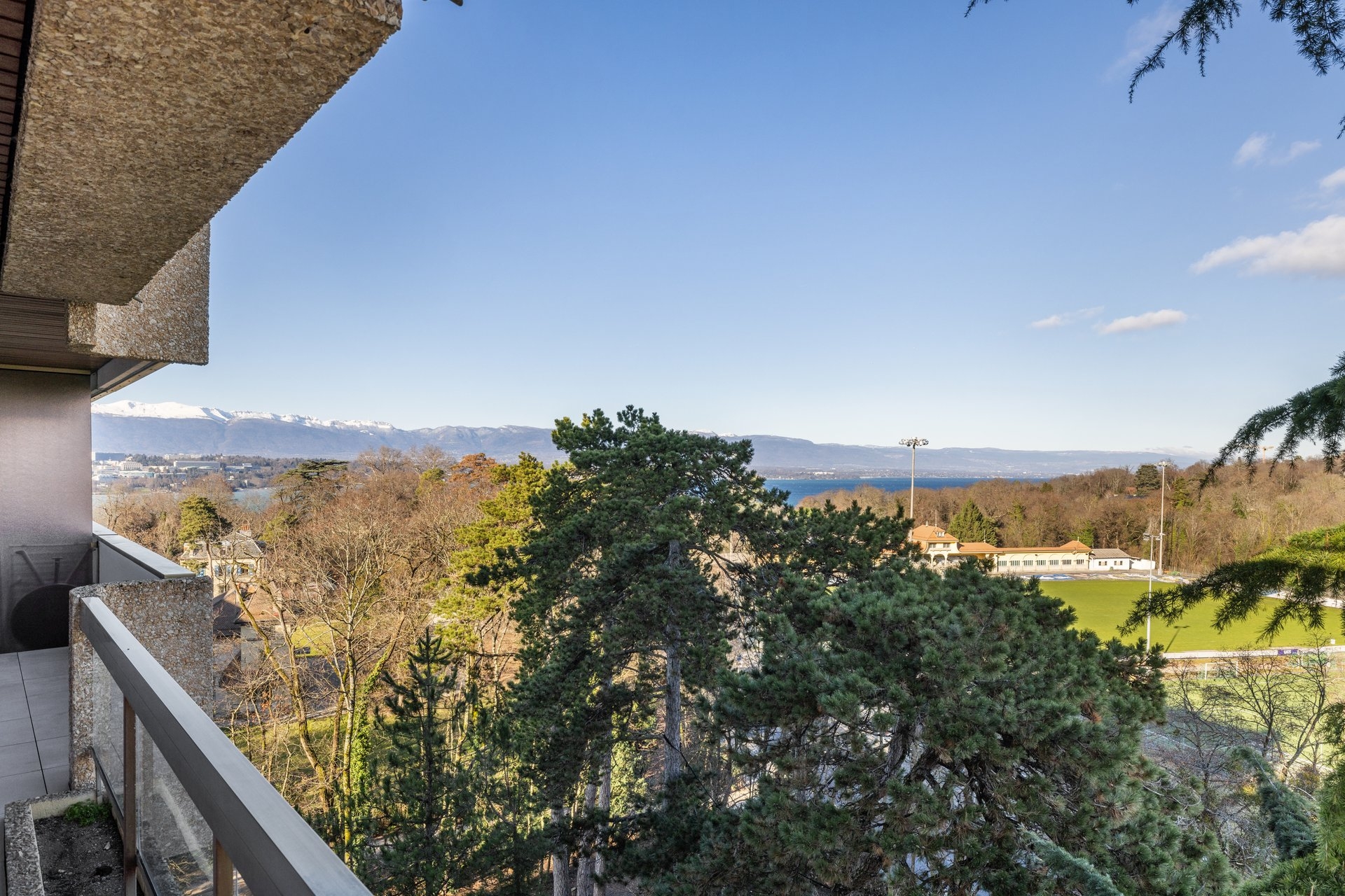 Appartement de luxe vue lac à Cologny, 150m2, terrasse, 3 chambres, résidence avec piscine intérieure