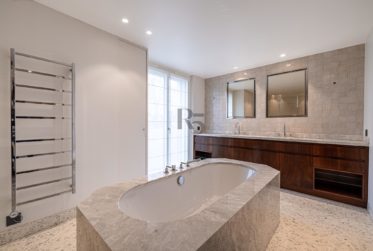 6 Rooms Flat