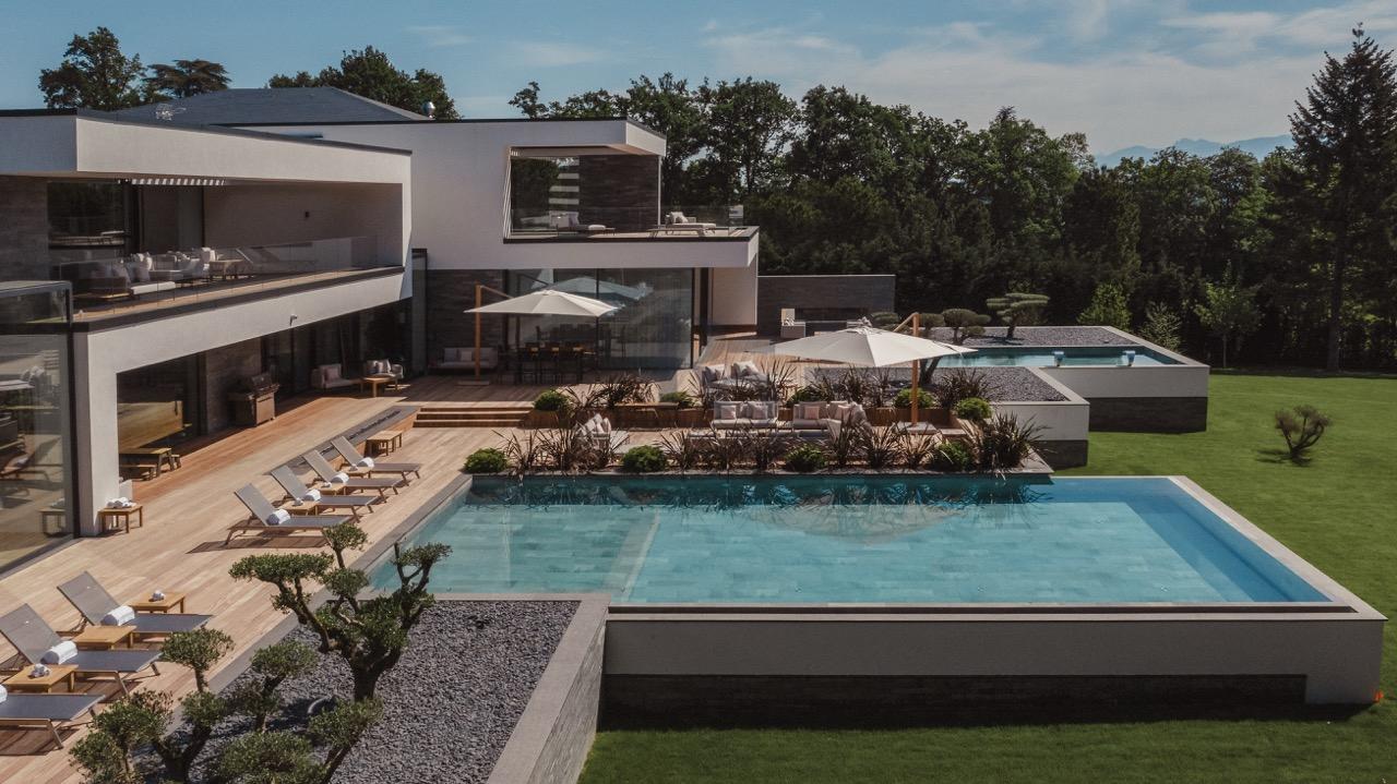 Grande Villa – Retraite contemporaine ultra-privée aux portes de Genève